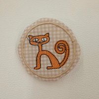 Miniatura de foto de Prendido de tela bordada gato