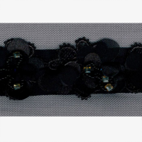 Miniatura de foto de Tira encaje bordado y pedrería negro con flores 45 mm