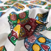 Miniatura de foto de Loneta calaveras multicolor