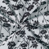 Miniatura de foto de Crep blanco estampado con flores negras