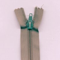 Miniatura de foto de Cremallera de nylon extrafuerte gris 20cm