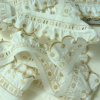 Miniatura de foto de Tira bordada fruncida pasacintas blanco y beige 55mm