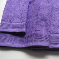 Miniatura de foto de Juego de 3 toallas 450gr lila