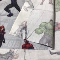 Miniatura de foto de Popelin estampado Advengers de Marvel 