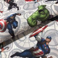 Miniatura de foto de Popelín estampado Avengers de Marvel. 