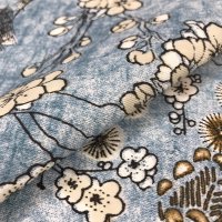 Miniatura de foto de Sarga estampado oriental flores azul y beige