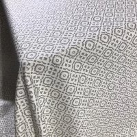 Miniatura de foto de Sarga anti manchas estampado geométrico gris