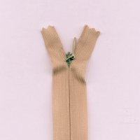 Miniatura de foto de Cremallera invisible 60cm beige