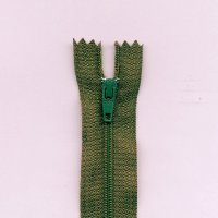 Miniatura de foto de Cremallera de nylon cerrada 22cm verde musgo