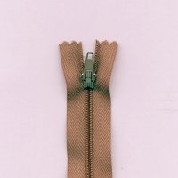 Miniatura de foto de Cremallera de nylon cerrada 60cm cámel oscuro