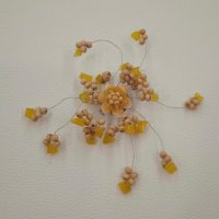 Miniatura de foto de Broche flor madera y piedra amarillo