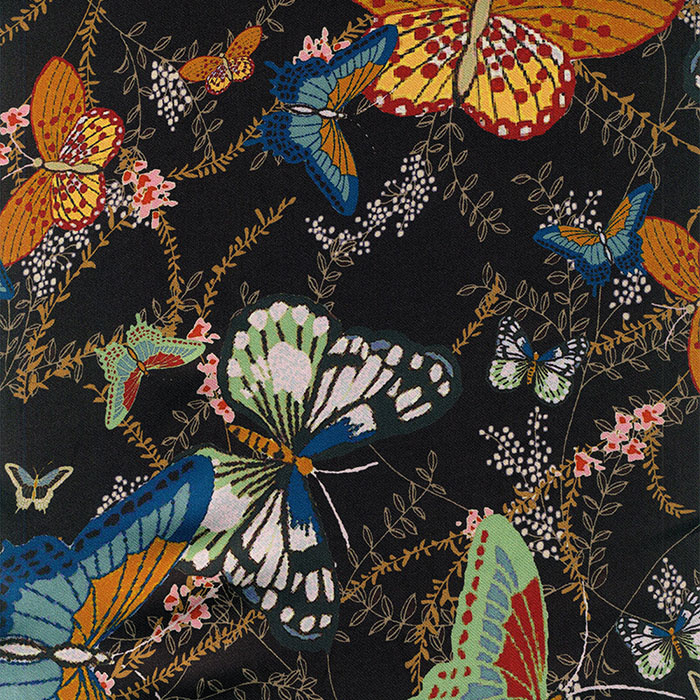 Foto de Seda poliéster negra estampada mariposas multicolor