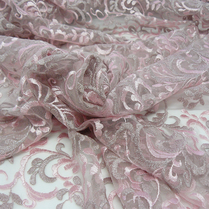 Foto de Encaje tul bordado rebrode rosa nude, plata