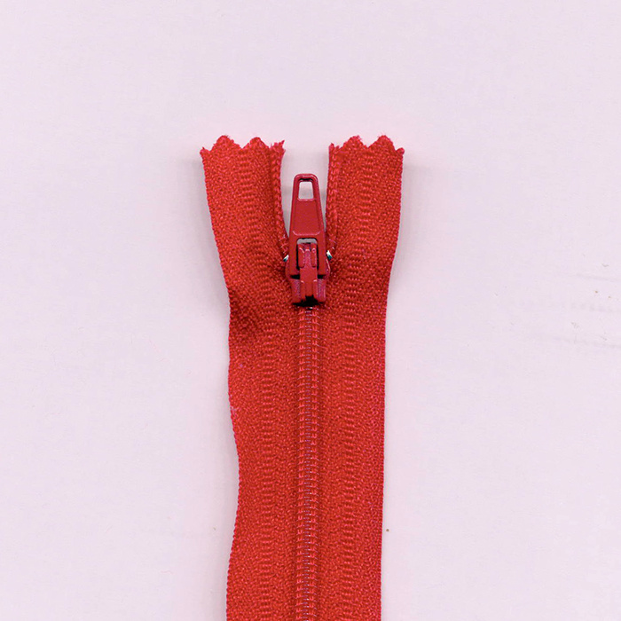 Foto de Cremallera de nylon rojo 18cm