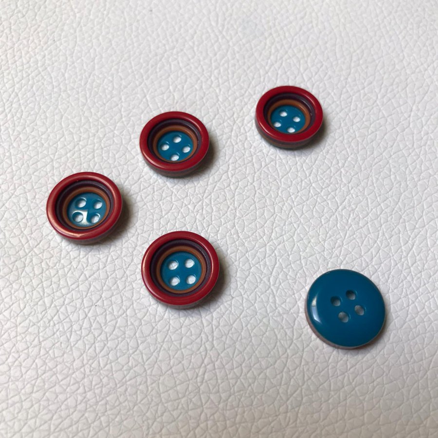 Botón rojo y azul 15mm.