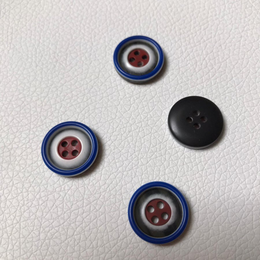 Botón azul y rojo 18mm.