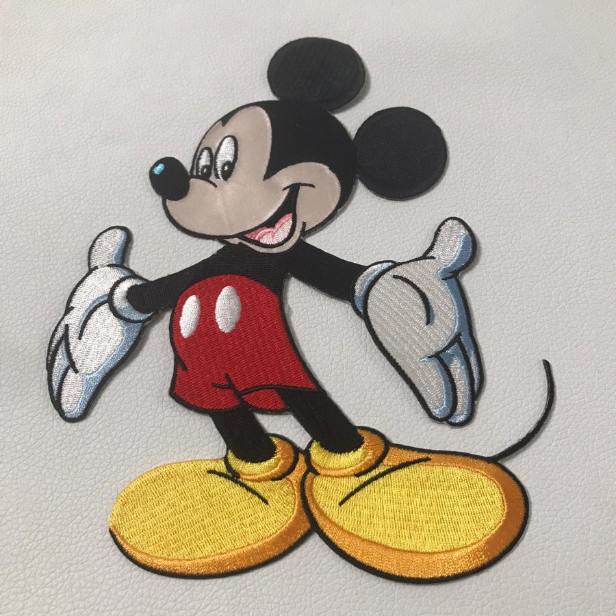 Foto de Parche bordado termoadhesivo Mickey Mouse 14x19cm