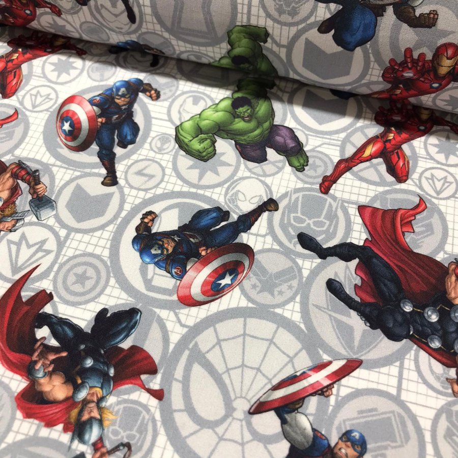 Foto de Popelín estampado Avengers de Marvel. 