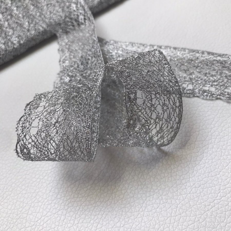 Puntilla bolillo metalizado plata